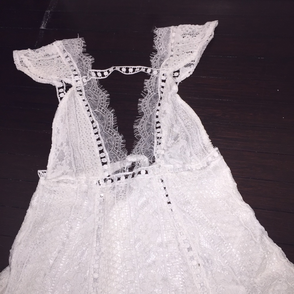 “Love & Lace”  Gorgeous Dress - Picture 5 of 8